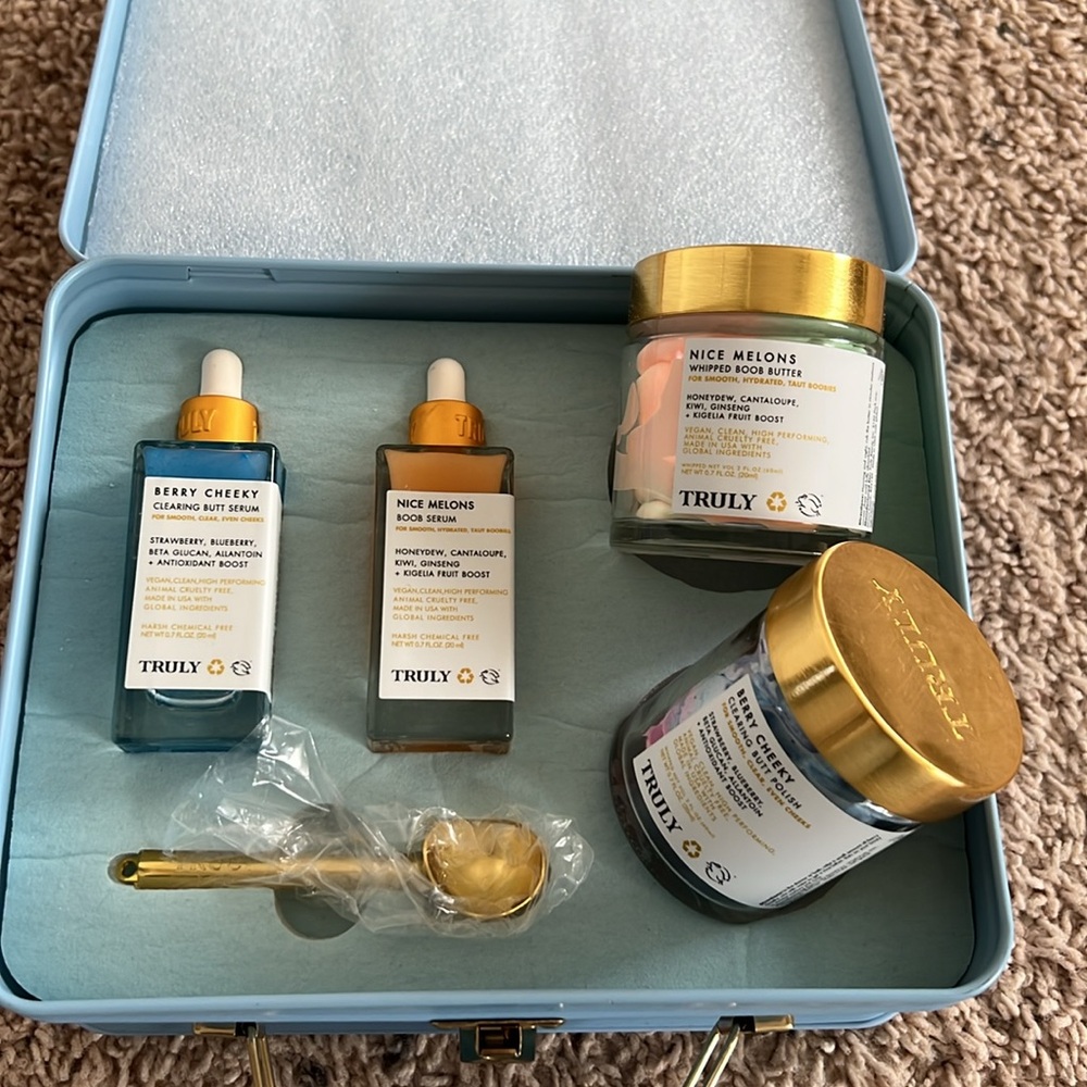 Truly Buns & Boobies Kit with blue lunchbox tin
